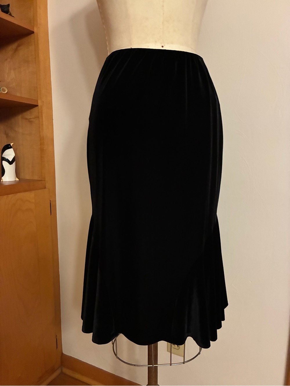 Alex Evenings Mermaid Hemline Classic Black Velvet Midi Skirt - Vintage Flared